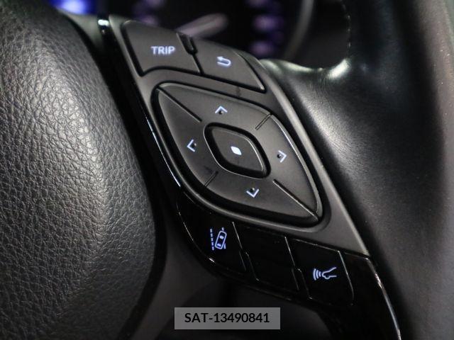 Toyota C-HR 2017-02 357827-19