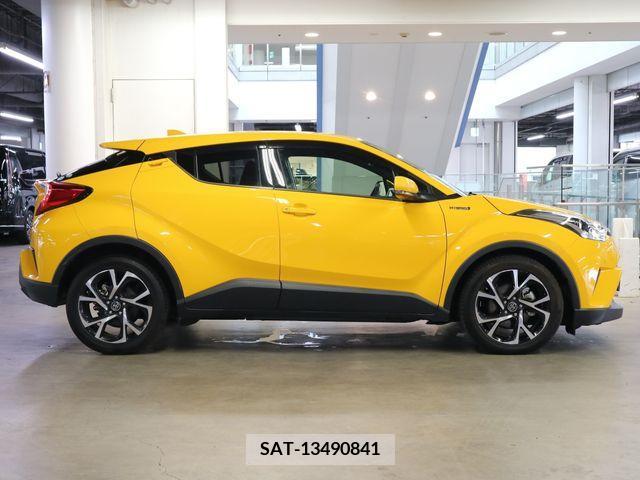 Toyota C-HR 2017-02 357827-7