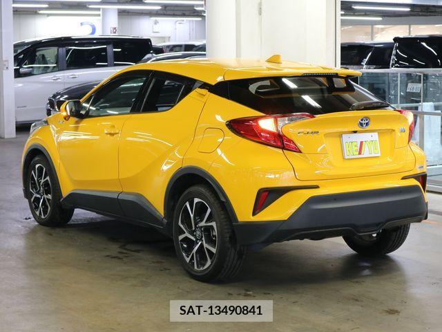 Toyota C-HR 2017-02 357827-6