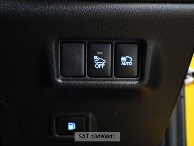 Toyota C-HR 2017-02 357827-21