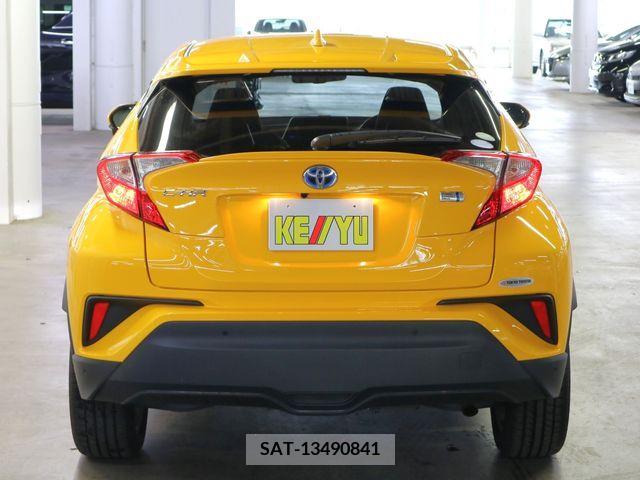 Toyota C-HR 2017-02 357827-5