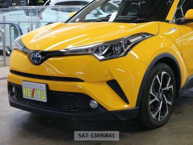 Toyota C-HR 2017-02 357827-25