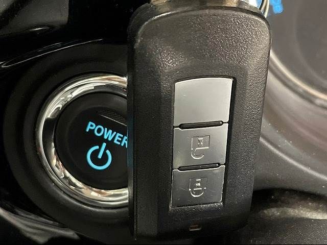 Mitsubishi OUTLANDER PHEV 2015-03 181355-6
