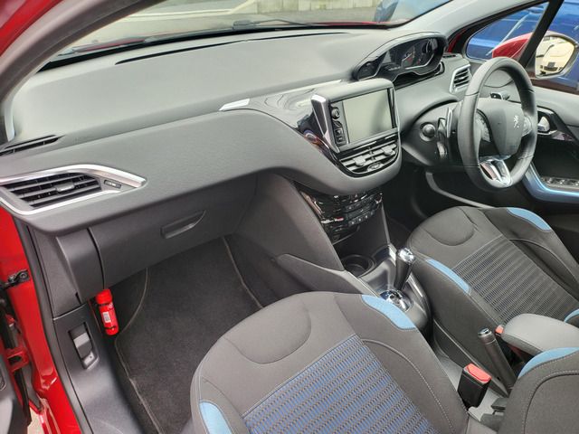 Peugeot 208 2014-01 5364-17