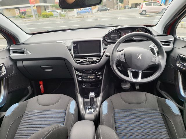 Peugeot 208 2014-01 5364-13
