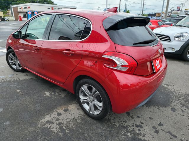 Peugeot 208 2014-01 5364-7