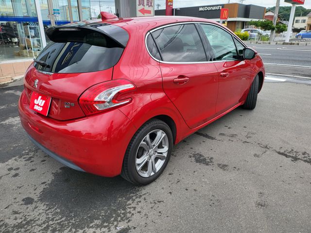 Peugeot 208 2014-01 5364-9
