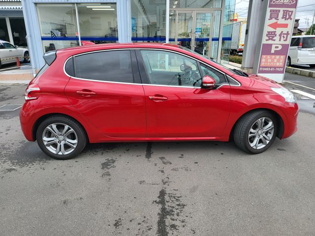 Peugeot 208 2014-01 5364-10