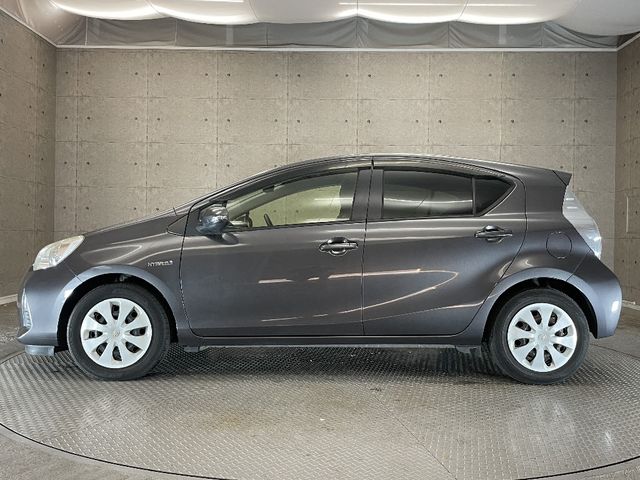 Toyota AQUA 2012-07 27586-14