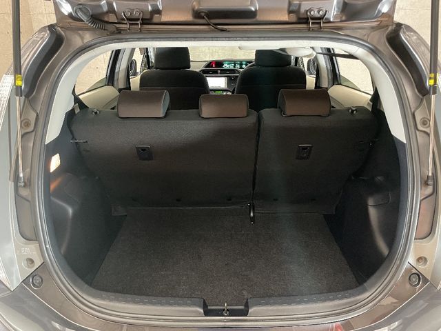 Toyota AQUA 2012-07 27586-7