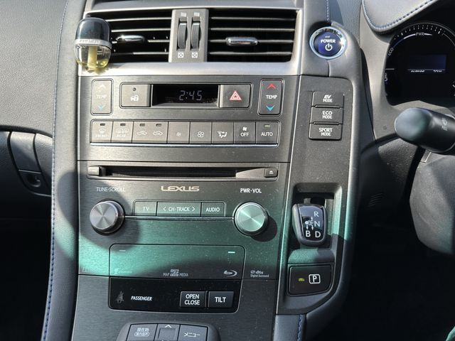 Lexus HS 2018-03 3823-9