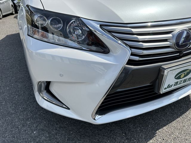 Lexus HS 2018-03 3823-11
