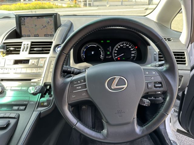 Lexus HS 2018-03 3823-1