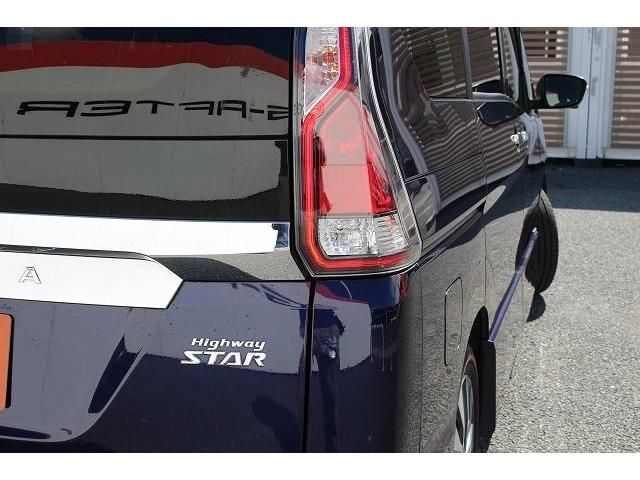 Nissan SERENA 2016-10 16377-11