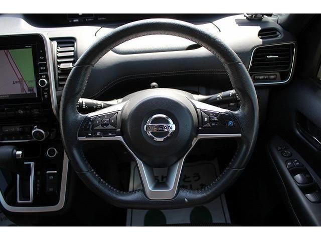 Nissan SERENA 2016-10 16377-15