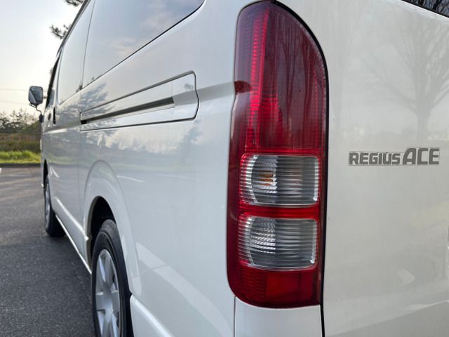 Toyota REGIUSACE VAN 2013-07 3864-17