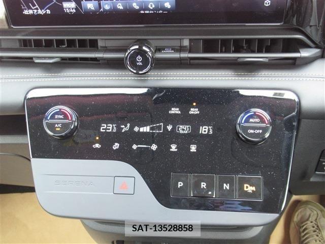 Nissan SERENA 2022-12 367767-10