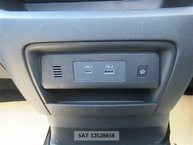 Nissan SERENA 2022-12 367767-14