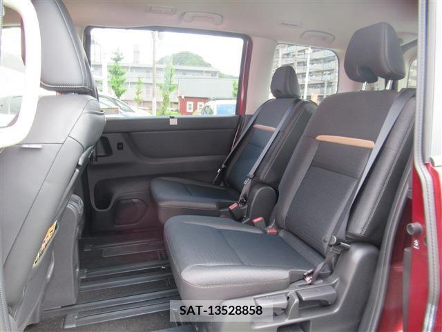 Nissan SERENA 2022-12 367767-6
