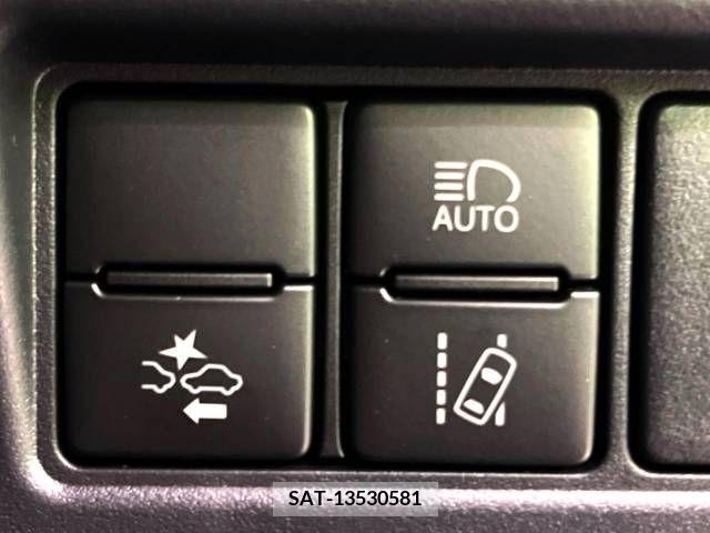 Toyota NOAH 2019-09 365092-4