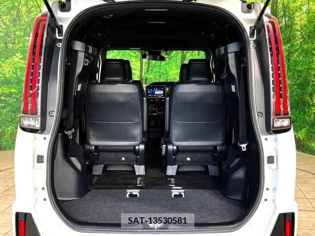 Toyota NOAH 2019-09 365092-11