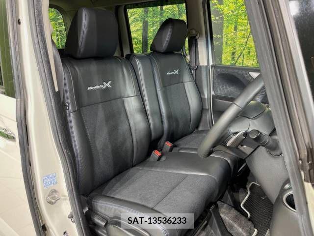 Honda N BOX CUSTOM 2015-03 306835-8
