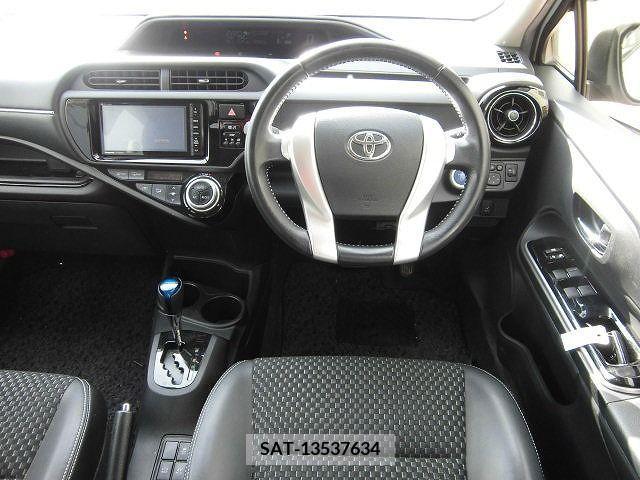 Toyota AQUA 2015-04 212497-1