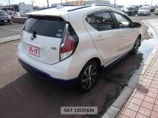 Toyota AQUA 2015-04 212497-2