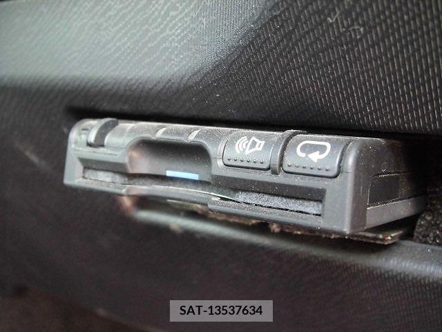 Toyota AQUA 2015-04 212497-11