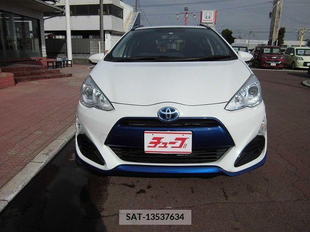 Toyota AQUA 2015-04 212497-12