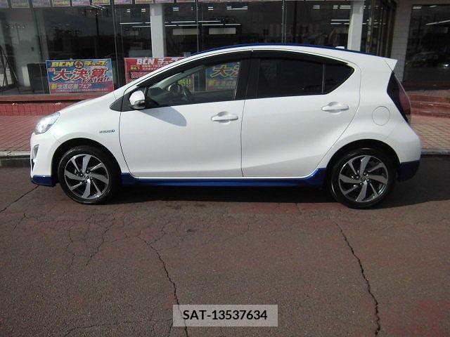 Toyota AQUA 2015-04 212497-13