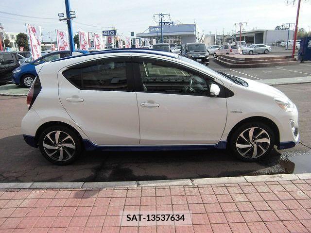 Toyota AQUA 2015-04 212497-19