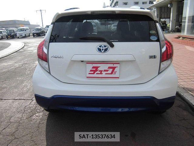 Toyota AQUA 2015-04 212497-18