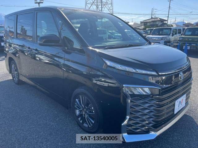 Toyota VOXY 2023-05 208085-17