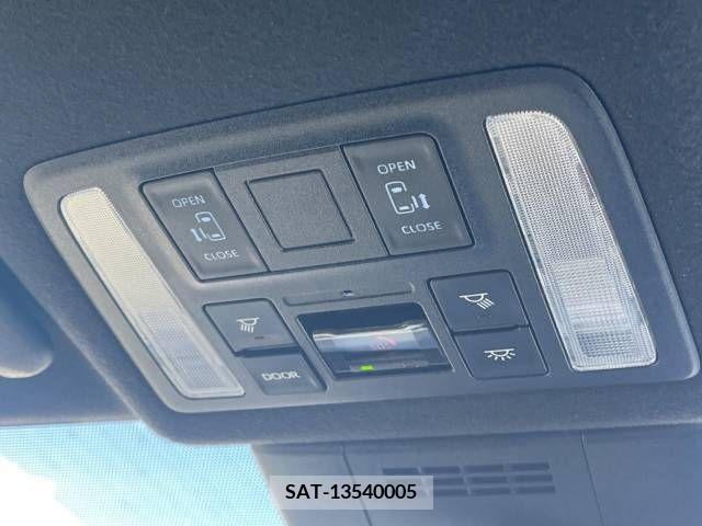 Toyota VOXY 2023-05 208085-2
