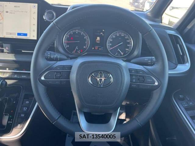 Toyota VOXY 2023-05 208085-12