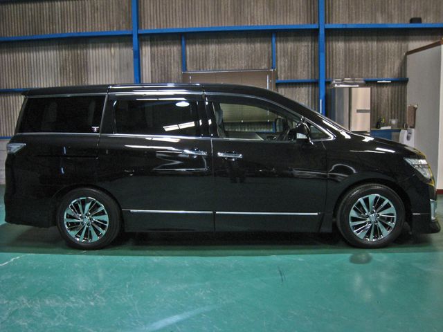 Nissan ELGRAND 2016-01 4738-5
