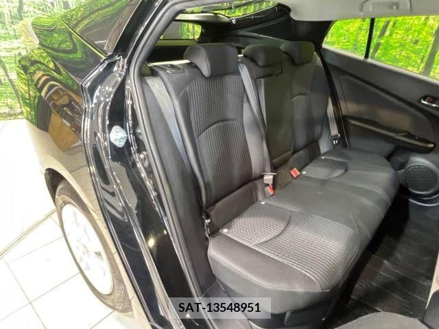 Toyota PRIUS 2017-05 282366-8