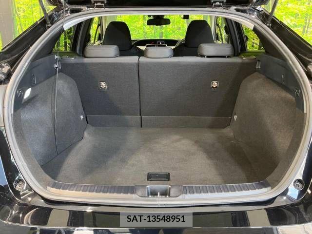 Toyota PRIUS 2017-05 282366-9