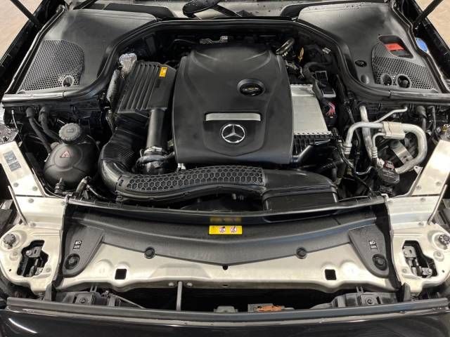 Mercedes Benz E-CLASS 2018-05 193066-19