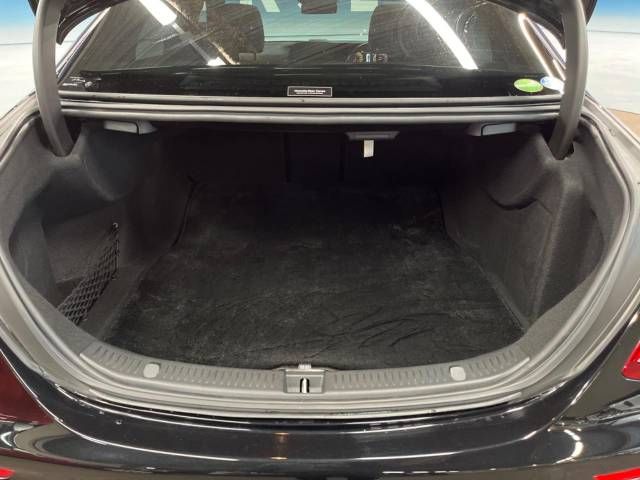 Mercedes Benz E-CLASS 2018-05 193066-12