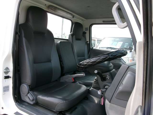 Isuzu ELF TRUCK 2013-06 6803-9
