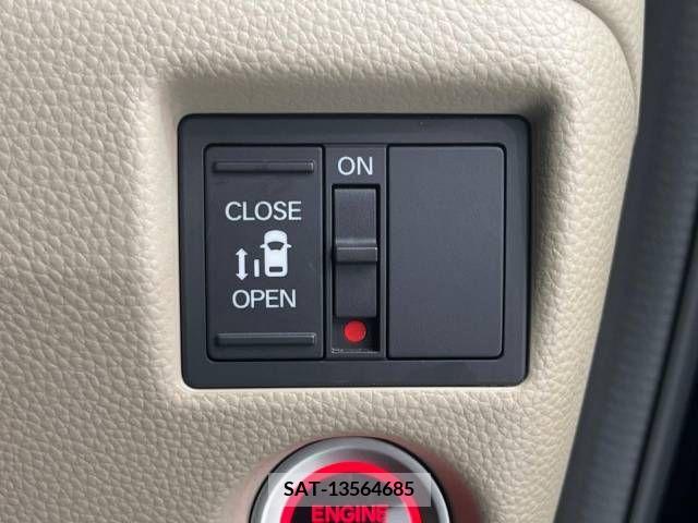 Honda N BOX 2018-06 278732-2