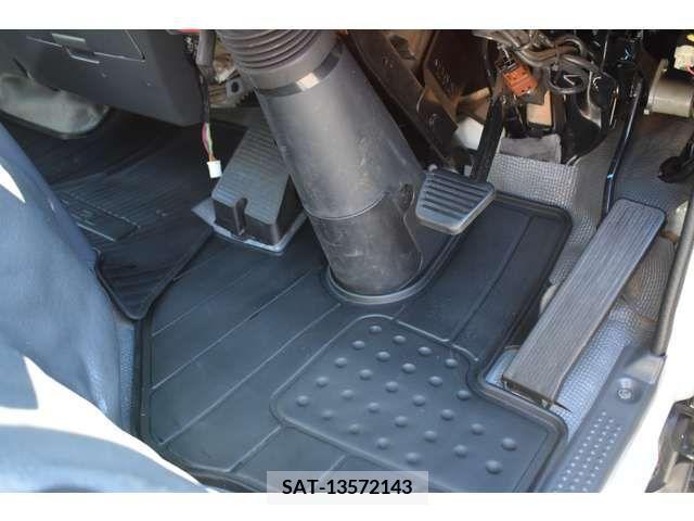 Isuzu ELF TRUCK 2016-03 297066-5