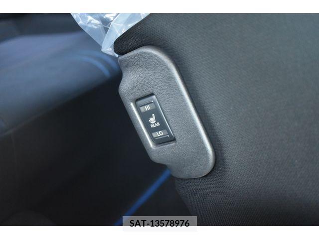 Nissan LEAF 2019-01 324790-11