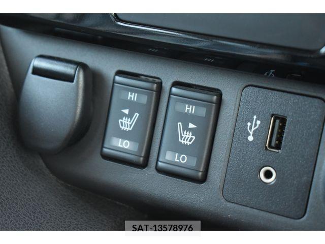 Nissan LEAF 2019-01 324790-10