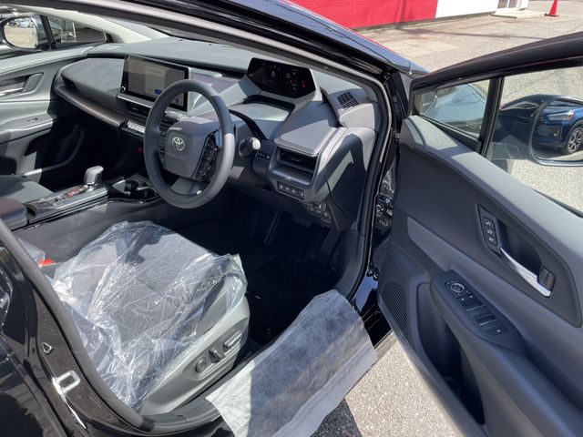 Toyota PRIUS 2023-07 9593-8