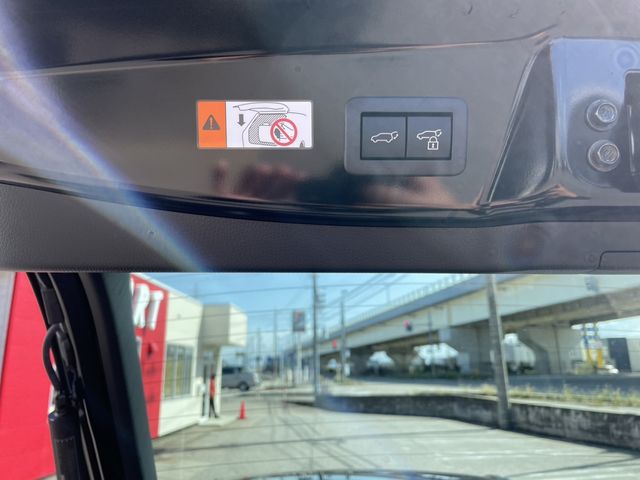 Toyota PRIUS 2023-07 9593-11
