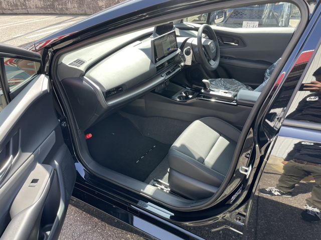 Toyota PRIUS 2023-07 9593-13