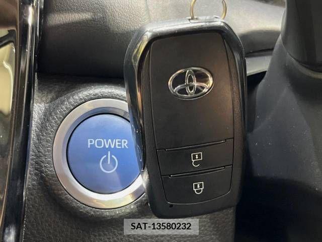 Toyota AQUA 2021-09 389303-7